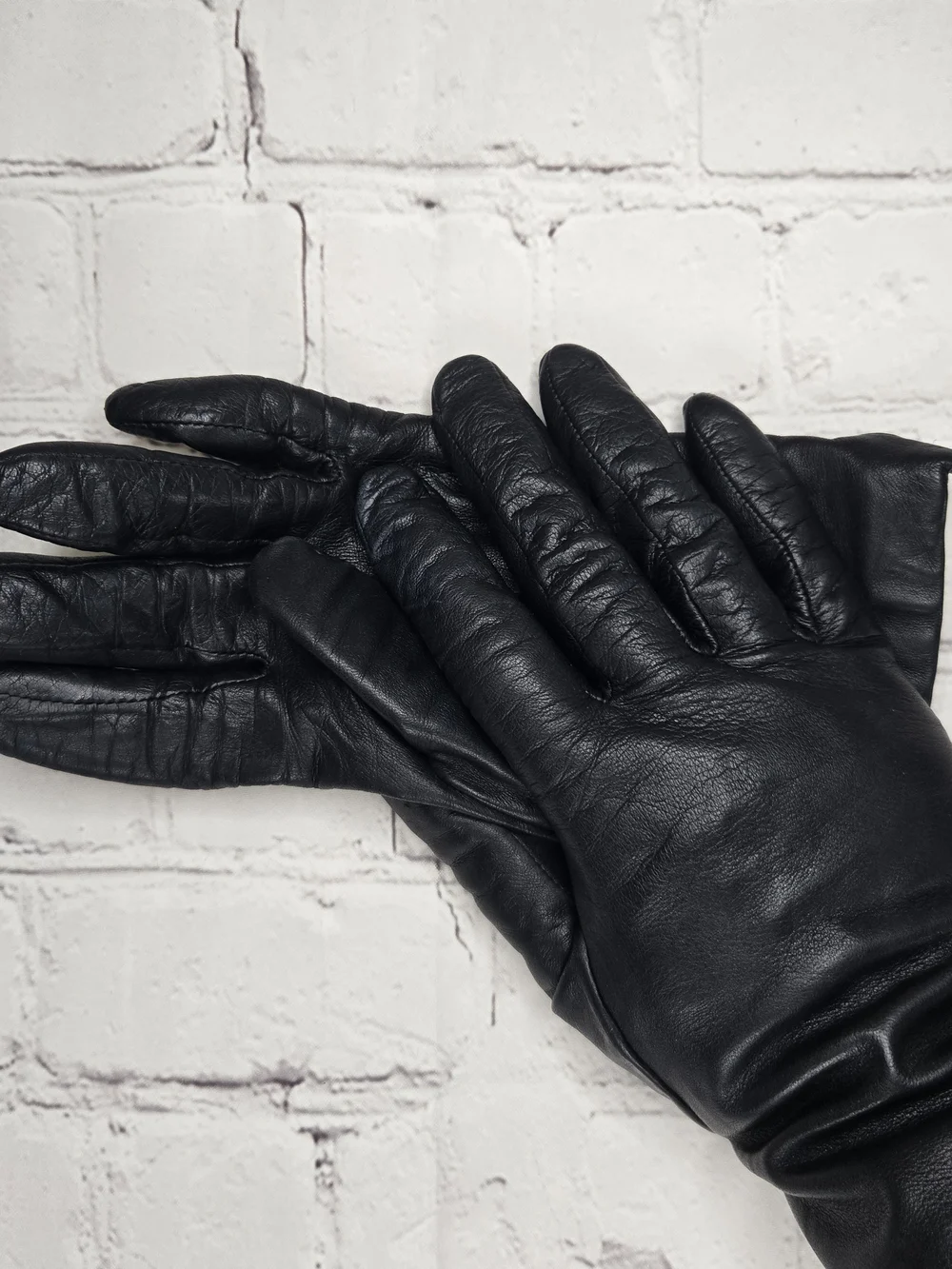 Vintage 90s Fownes Black Genuine Leather Gloves 100% Cashmere Lining  Womens 7.5